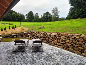 Outdoor dining - Vrbo Property (Neukirchen)