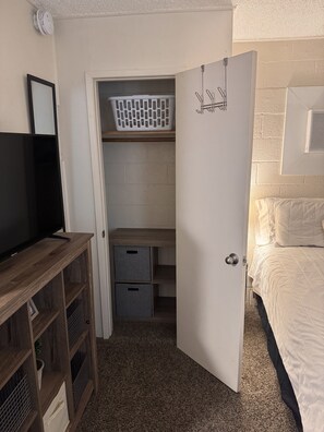 Room - Good Pick's Studio Six @ Rustic Ridge in Granite Dells (Prescott)