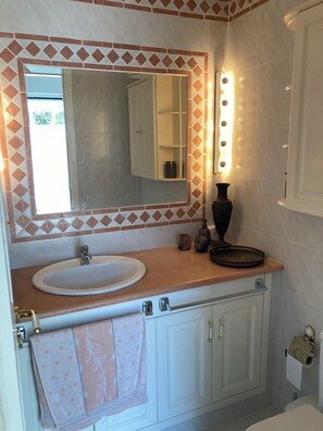 Bathroom - Vrbo Property (Agaliani)