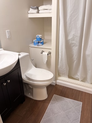 Bathroom - Great Studio Eight @ Rustic Ridge in Granite Dells (Prescott)