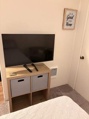 1 bedroom, iron/ironing board, free WiFi, bed sheets - Great Studio Eight @ Rustic Ridge in Granite Dells (Prescott)