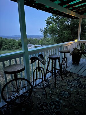 Property grounds - Ozark Cottage Retreat at Terra Lynn w/ Vista Views. Dog friendly w/yard. (Springdale)