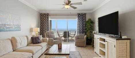 Condo, varias camas (Marlin Key 2D) | Área de sala de estar