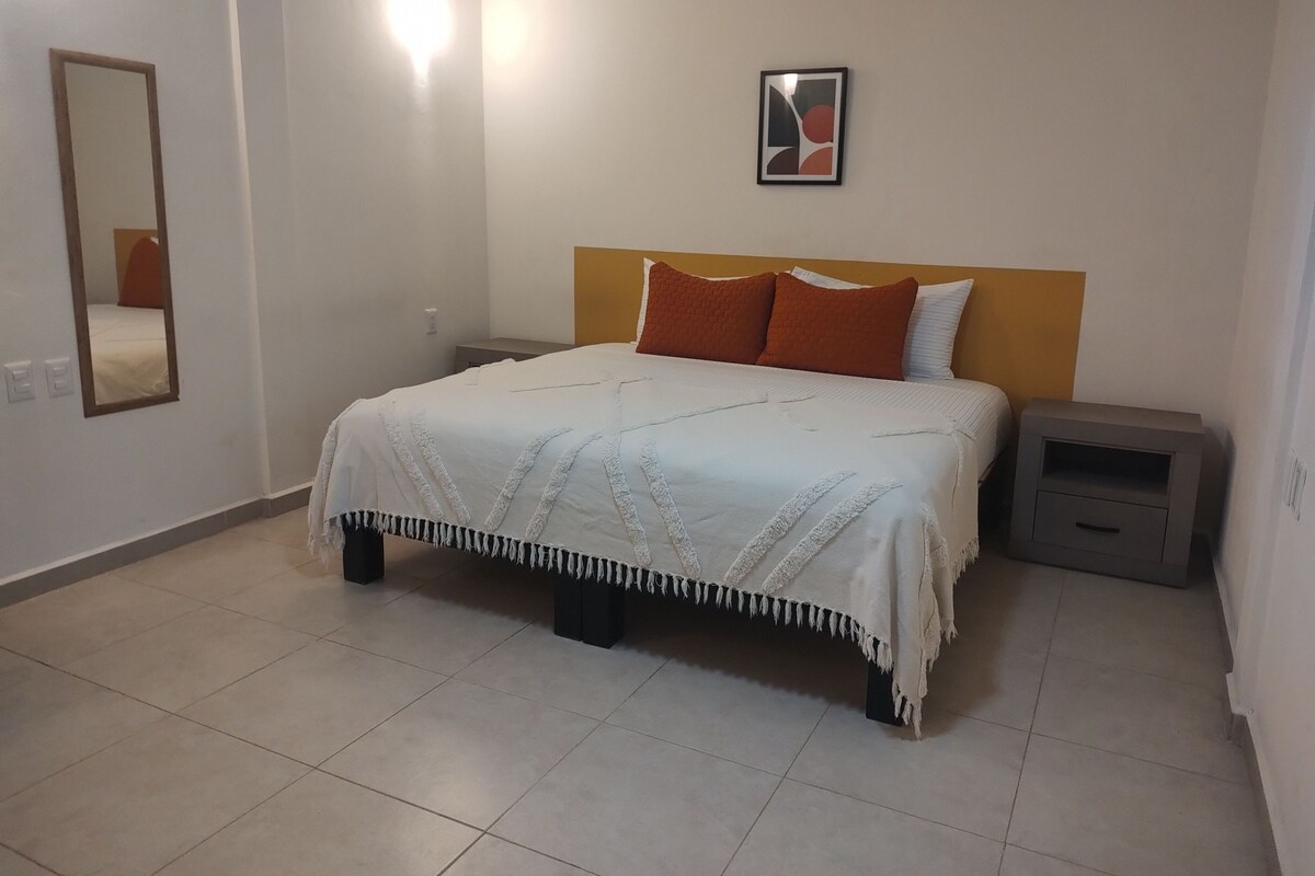 Standard Double Room | In-room safe, laptop workspace, blackout drapes