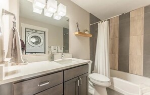 Towels, soap, shampoo, toilet paper - Cozy Mountain Escape | Near Lifts + Trails (Mt. Crested Butte)