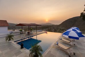 Pool - PH villa by Oruvillas (Sare)