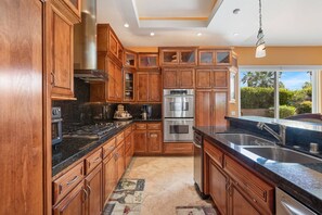 Fridge, microwave, oven, stovetop - Private Palm Springs Retreat w/ Pool, Spa, Mountain Views & Secluded Outdoor Living (Palm Springs)