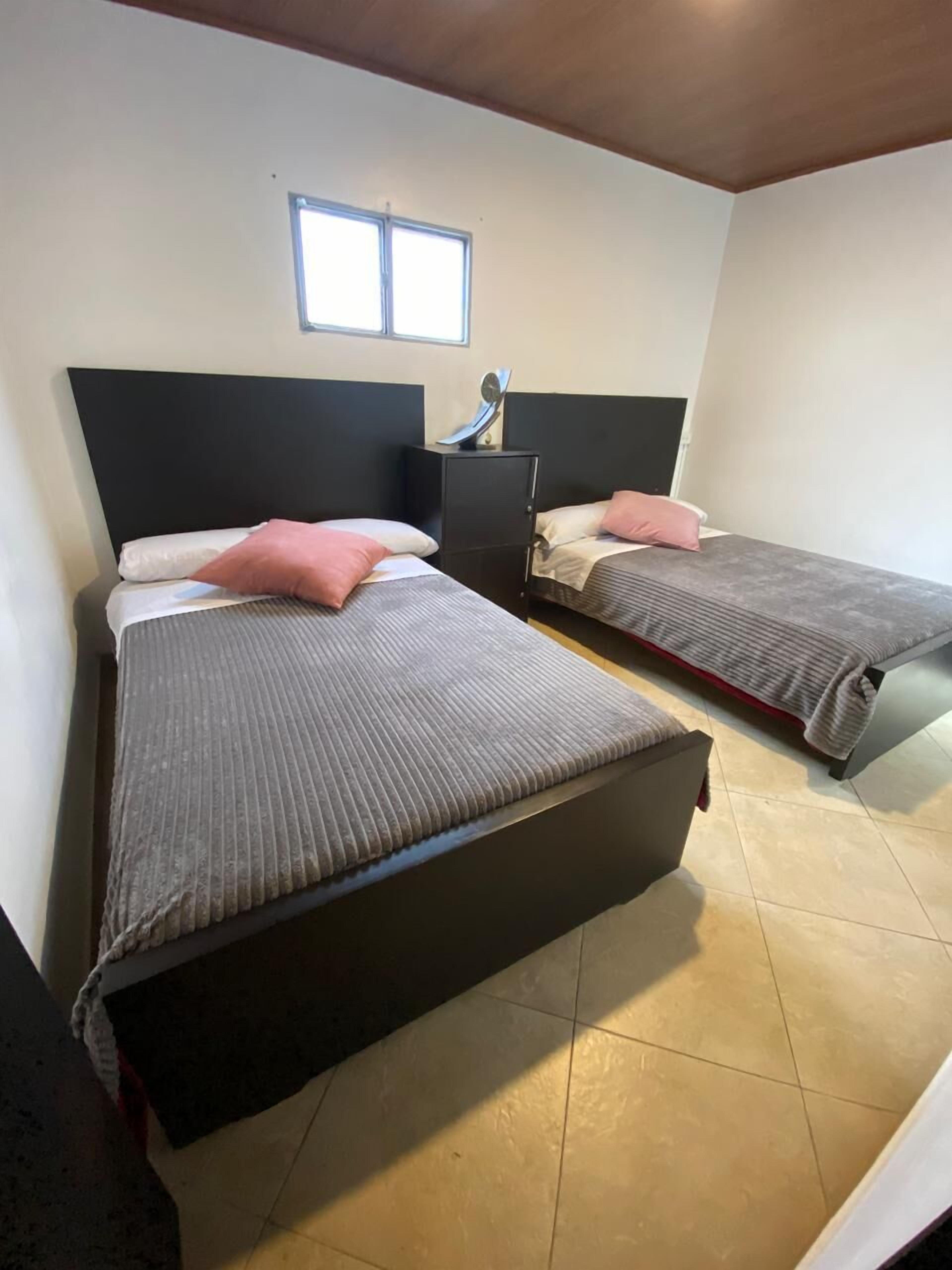 Familieværelse med 2 enkeltsenge