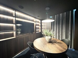 Dining - Elegant Skyline Apartment with Exclusive Amenities in the Heart of M3 (Manchester)
