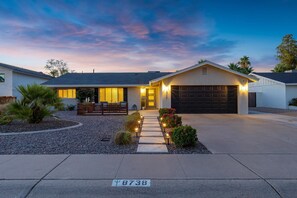 Exterior - Rose Lane Oasis - Heated Pool - Old Town Scottsdale (Scottsdale)