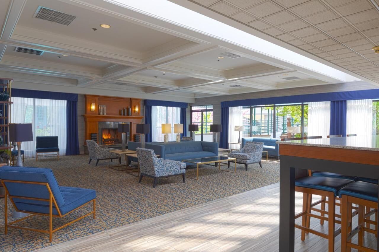 King Bed | Breakfast Included | Free Parking - Wenatchee