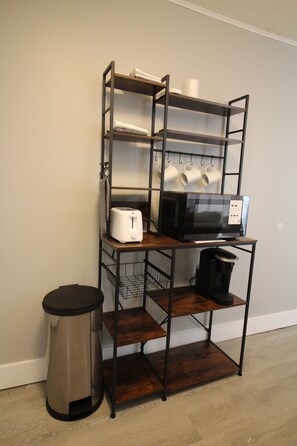 Interior - The Orbit-In - Chill, snooze and wake up ready in your safe, cozy 1 bedroom Apt (Huntsville)