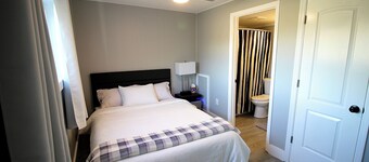 The Orbit-In - Chill, snooze and wake up ready in your safe, cozy 1 bedroom Apt