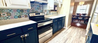 Your Cozy Main Homestead - 5 minutes to I-75. Pets Welcomed!