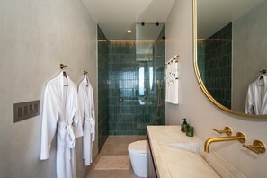 Bathroom - Miramar Tres Hermanas, Luxury Ocean-View Home (Uvita)