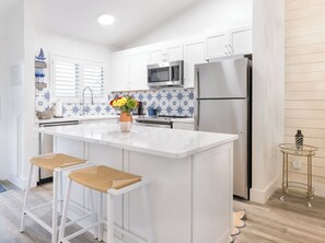 Private kitchen - Beachfront & Sunsets | Multiple Pools | 2 Convenient Units w/ Kitchen (Captiva)
