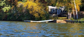 WALK to the FIFA World Cup Games! Lakeside cottage with AirCon sleeps 3-4