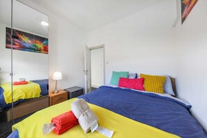 2 bedrooms, iron/ironing board, Internet, bed sheets - 360 The Haven. A cosy home in the heart of Greenwich (London)