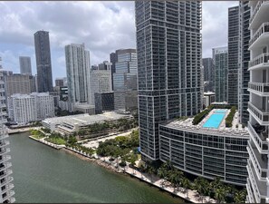 Exterior - Brickell Key Miami Large 1-bedroom condo with 1200 square feet (Miami)