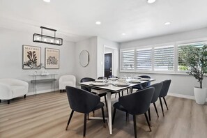 Dining - The Disneyland Pool Villa (Tustin)