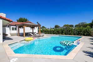 Pool - The Disneyland Pool Villa (Tustin)