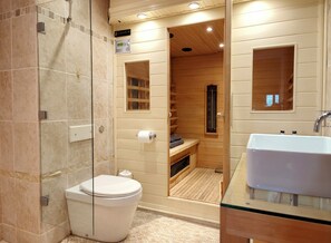 Shower, hair dryer - Kaber Chapel (Kirkby Stephen)