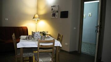 Comfort Double Room, Mountain View | Dining