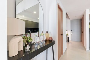 Phòng Suite, ban công, quang cảnh thành phố | Khu phòng khách