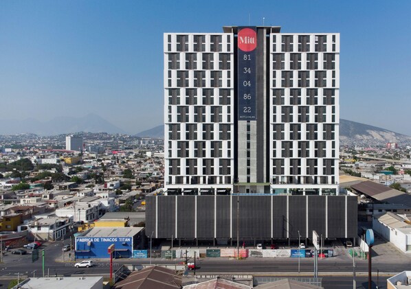 Front of property - Mitt (Monterrey)