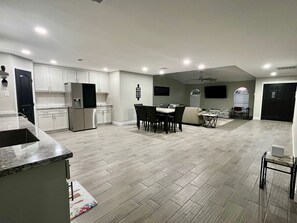 Interior - Two-in-one home in East Houston (Houston)