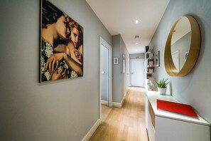 Interior - Stylish Flat by Victoria Park (London)