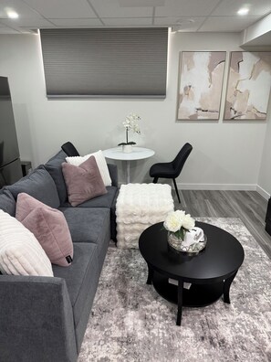 Unclassified image, 5 of 14, button - Velvet&Rose|Elegant Private 2BR Suite|Free Parking|Wi-Fi (Winnipeg)