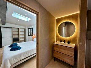 1 habitación, escritorio, wifi gratis y ropa de cama 
