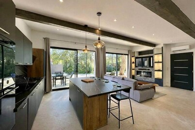 Eden-charming 1-bedroom apt with terrace near Aix-Eguilles