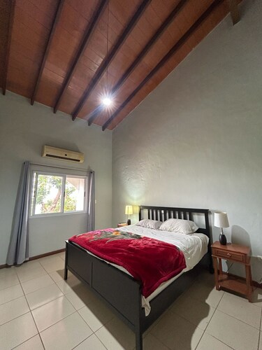 Spacious house in a private condominium with view and access to Acaray Lake.