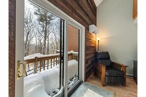 Interior - 3-bedroom condo in peaceful Campton with air conditioning (Campton)
