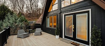 Modern Wooded A-Frame • Firepit, Playroom & Game Room • Family-Friendly