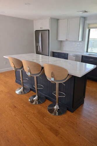 Beautiful 2-bedroom condo in Beverly 1 Mile to Salem