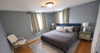 Beautiful 2-bedroom condo in Beverly 1 Mile to Salem