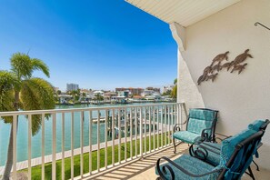 Property grounds - Jazzy's Waterfront Cove w/ Heated Pool & Rooftop, Walk to the Beach (Clearwater)