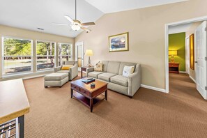 TV - Luxury Condo with Golf Course Views, Pools & Resort Access! (New Bern)