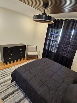 3 bedrooms, iron/ironing board, WiFi, bed sheets - 3-bedroom completely renovated East Atlanta Home perfect for relaxing stays (Atlanta)