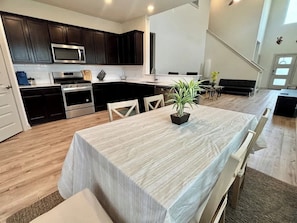 Dining - 10 Mi to Dtwn Austin Home w/ Pool Access +Backyard (Austin)