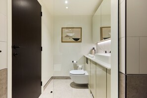 Bathroom - Pembridge Residence Bright Stylish Notting Hill 10 (Greater London)