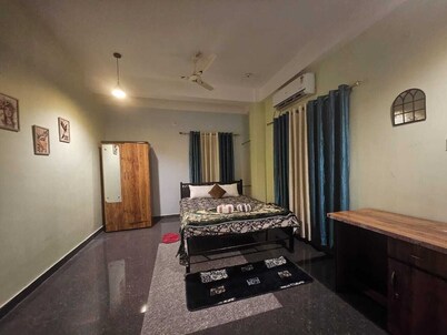 Pink villa inn A Comfortable Home stay, Guwahati Assam,Ac & non ac room' availa