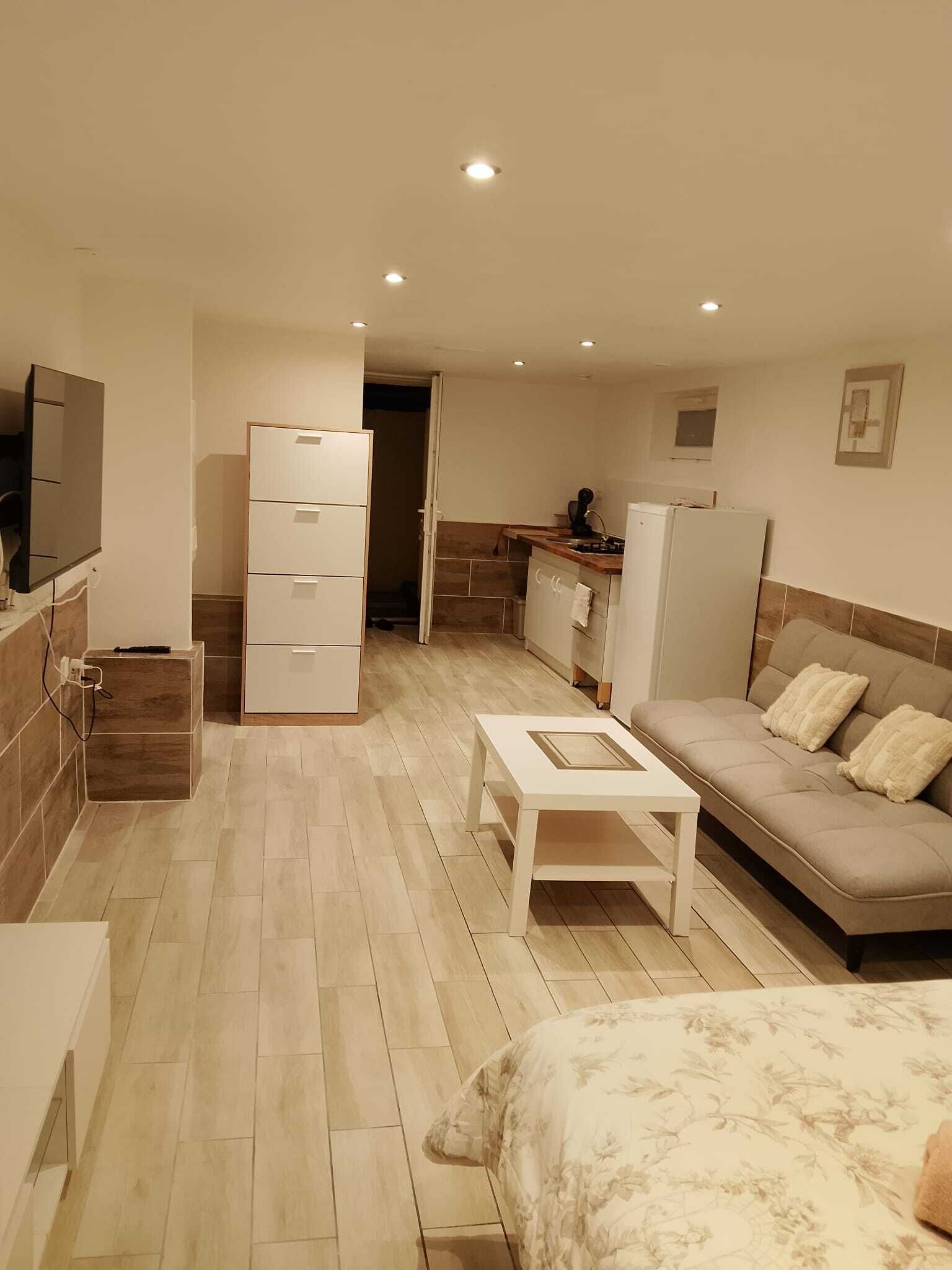 1 Schlafzimmer, Reisekinderbett, Bettwäsche
