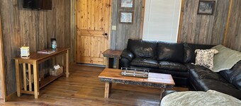 RUSTIC CABIN IN WEST MINERAL