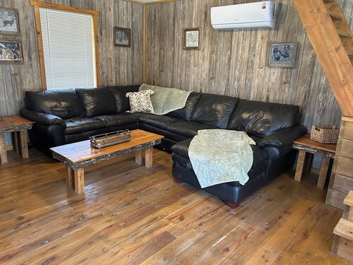 RUSTIC CABIN IN WEST MINERAL