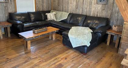 RUSTIC CABIN IN WEST MINERAL