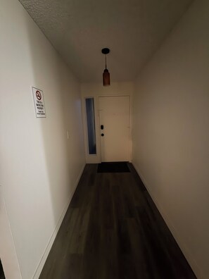 Interior - 4BR Retreat 15 from the Strip 5 Beds Fully Furnished Perfect for extended Stays (Henderson)